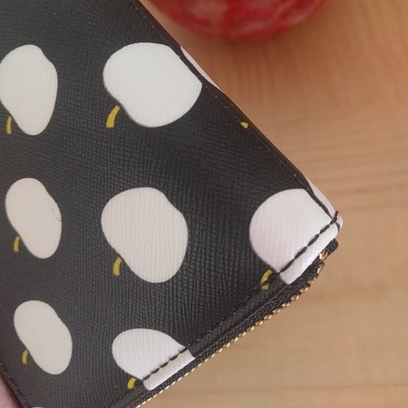 Kate Spade wallet - Picture 4 of 5